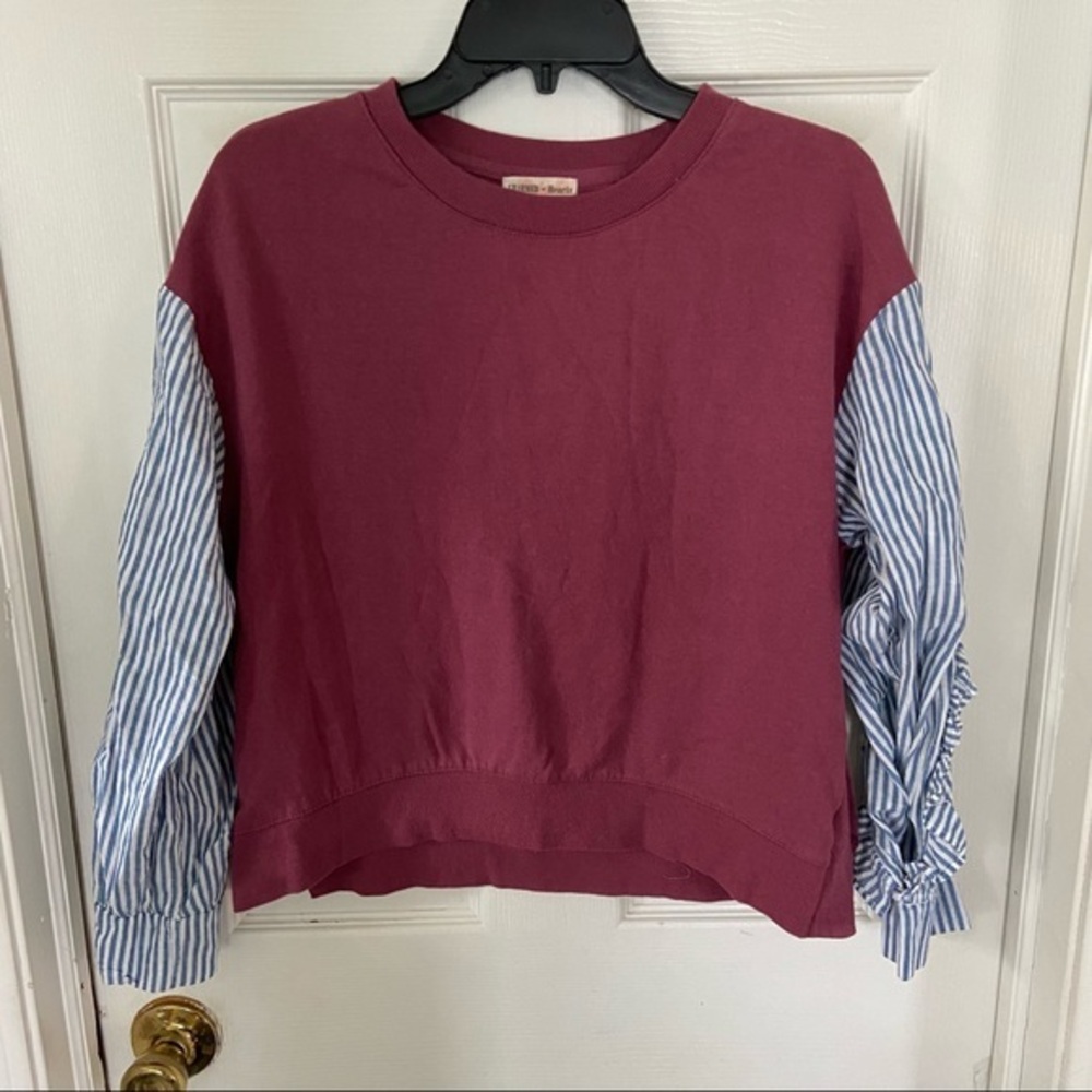 CHARMED HEARTS purple crewneck striped open side sleeves sweatshirt size medium